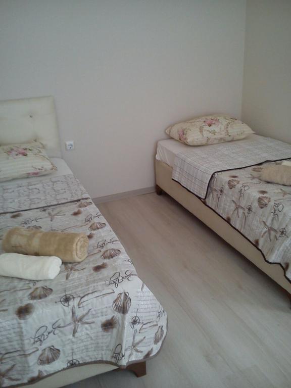 C.C Home Suit Apart 埃迪尔内 外观 照片